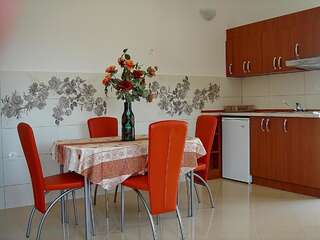 Апартаменты Apartments Odalović Биела Номер-студио "Комфорт" с балконом и видом на море-4